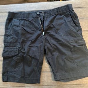 Men’s Denali Brand Cargo Shorts Size 34. Comfort waistband